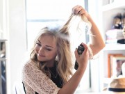 Làm đẹp - Để loại bỏ mái tóc bết dầu ngày nóng nực, đã có 3 vị cứu tinh này