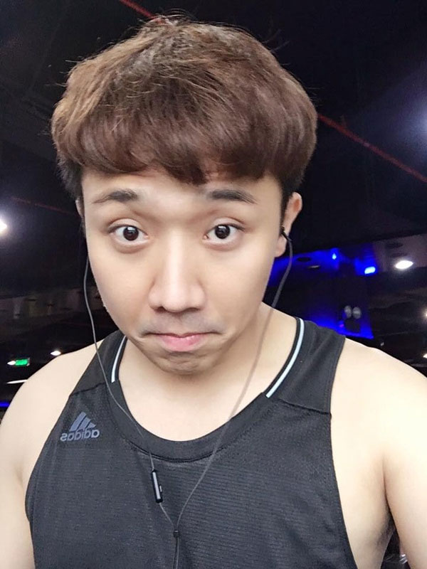 Sao Việt 24h qua: MC Hoàng Linh và 2 con trai sinh đôi “quậy tưng bừng” ở biển - 11