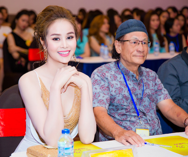 Hoa hậu Sella Trương gợi cảm đi chấm thi sắc đẹp - 1
