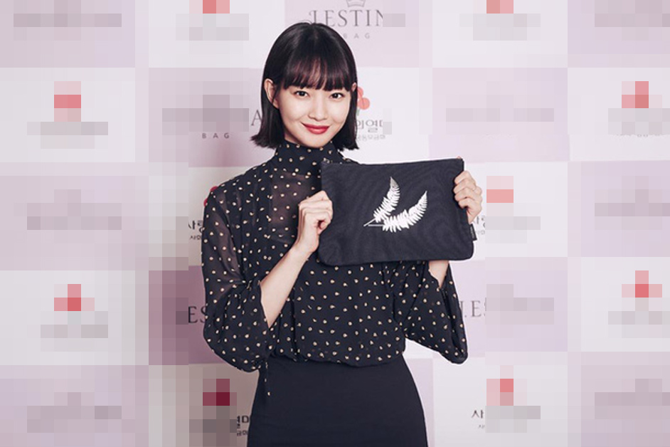 Kim Woo Bin bị ung thư vòm họng, Shin Min Ah lộ diện gầy nhom nhưng vẫn tươi rói - 1