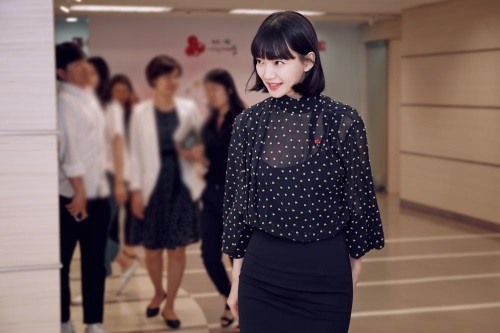 Kim Woo Bin bị ung thư vòm họng, Shin Min Ah lộ diện gầy nhom nhưng vẫn tươi rói - 5