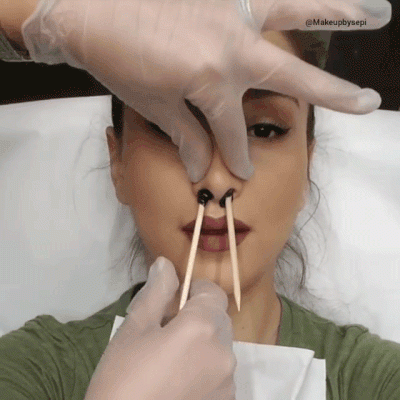 amp;#34;Thốn đến tận ócamp;#34; với clip tẩy lông mũi hút 4 triệu lượt xem trong 4 ngày - 1