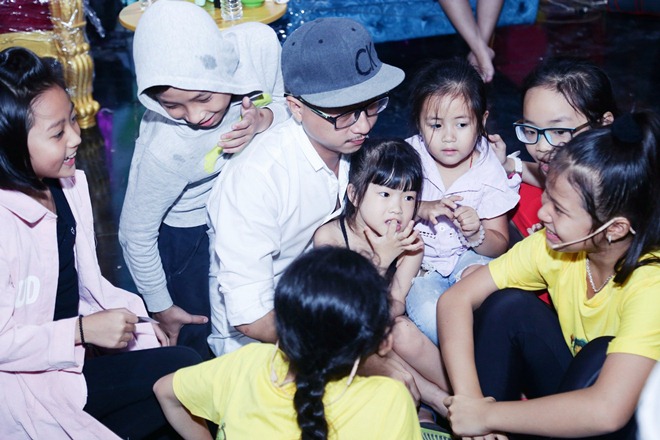 Ốc Thanh Vân tròn mắt kinh ngạc vì cô bé 5 tuổi đối đáp lanh lợi - 8