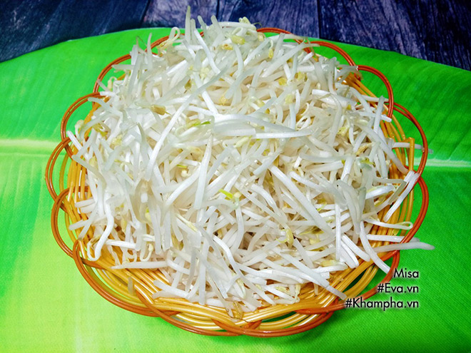 Vợ nấu mì Quảng thịt heo cho bữa sáng, chồng ăn hoài chẳng thấy chán - 10