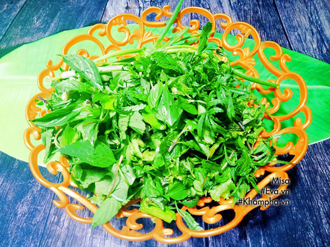 Vợ nấu mì Quảng thịt heo cho bữa sáng, chồng ăn hoài chẳng thấy chán - 11