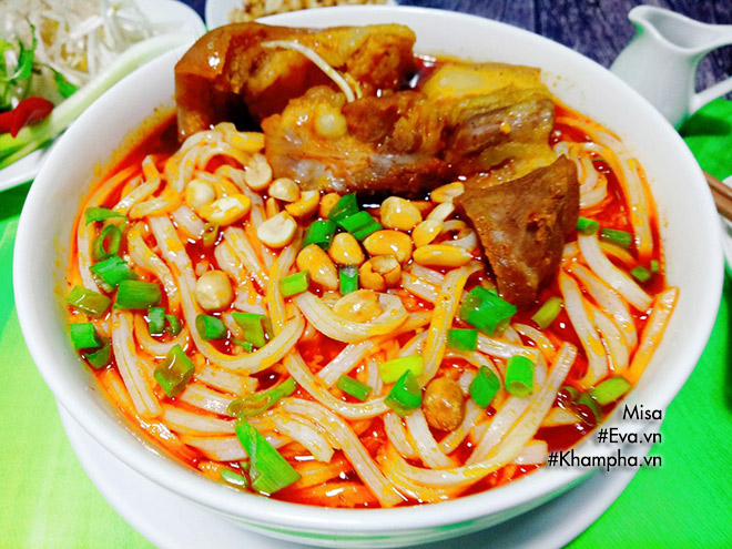 Vợ nấu mì Quảng thịt heo cho bữa sáng, chồng ăn hoài chẳng thấy chán - 16