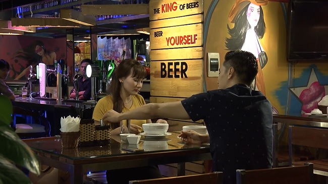 Sống chung với mẹ chồng tập 29: Con bị bắt cóc, Trang (Thu Quỳnh) điên dại đòi giết mẹ chồng - 10