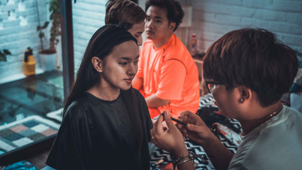 3 chàng Da LAB quấn quít ngọt ngào bên mỹ nữ Châu Bùi trong MV mới - 4