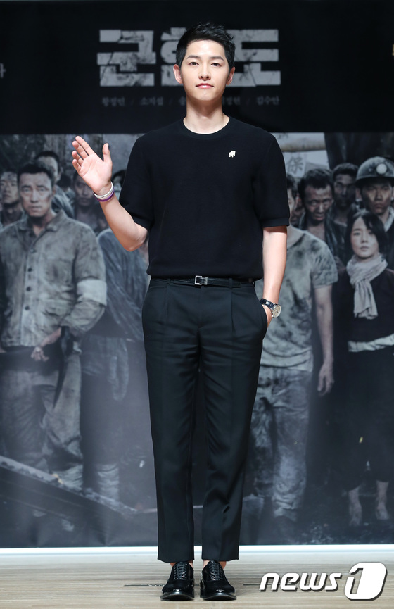 32 tuổi rồi, Song Joong Ki lúc nào cũng giống như một cậu thiếu niên mới lớn - 2