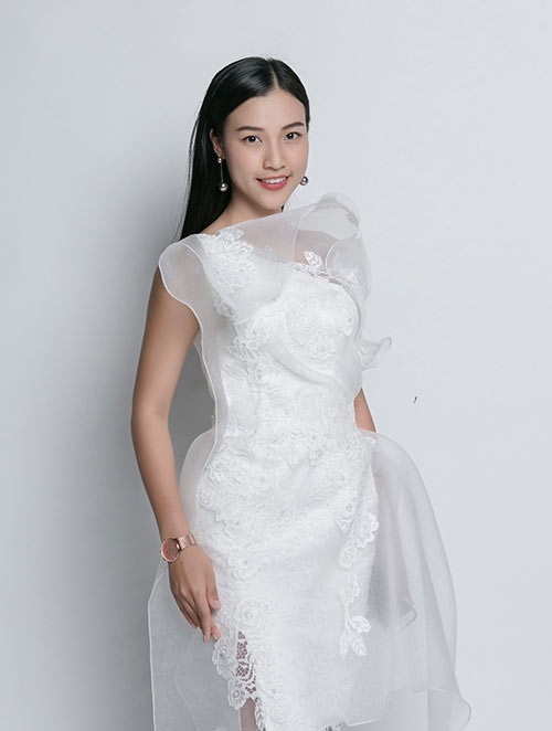 Kathy Uyên trẻ đẹp mặn mà, một mình amp;#34;cânamp;#34; cả dàn mỹ nhân kém tuổi trong sự kiện - 8