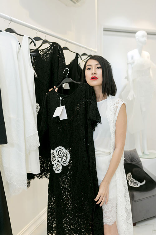 Kathy Uyên trẻ đẹp mặn mà, một mình amp;#34;cânamp;#34; cả dàn mỹ nhân kém tuổi trong sự kiện - 4