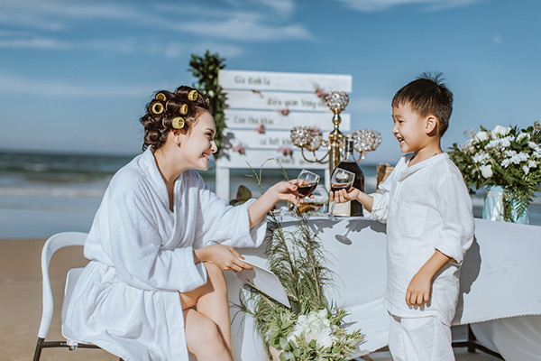 Không phải Thanh hay Sơn, Vân hoá ra đã làm mẹ và lộ ảnh cưới đẹp như mơ với hai amp;#34;trai lạamp;#34; này đây - 1