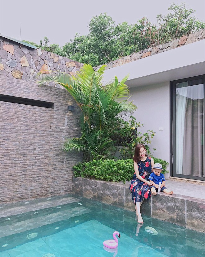 Ly Kute đẹp ngọt ngào bên cậu con trai Khoai Tây khôi ngô, trắng trẻo - 1