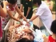 Tin tức - Sản phụ chuyển dạ, 'đẻ rơi' con ngay tại sảnh chung cư