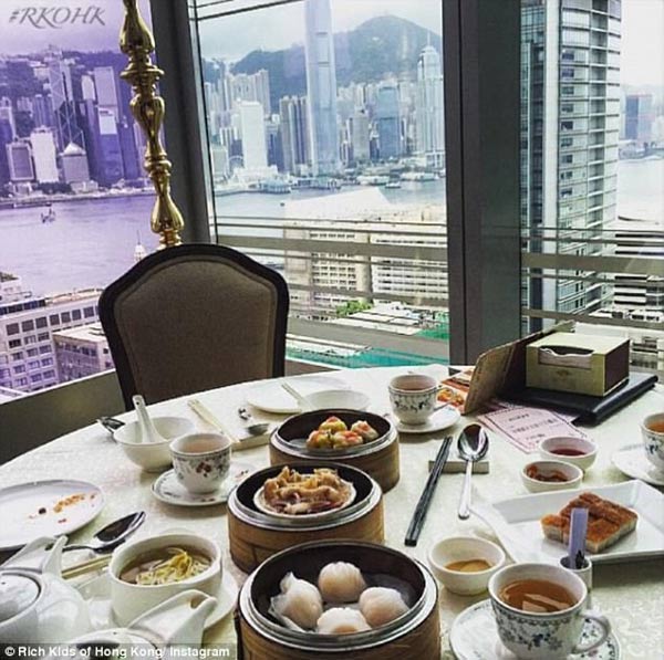 Cậu ấm, cô chiêu Hong Kong khoe cuộc sống xa hoa, sang chảnh khiến bao người choáng ngợp - 4