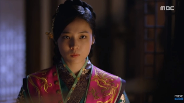 “Mặt nạ quân vương”: Kim So Hyun bị hạ độc, hung thủ là ai? - 3
