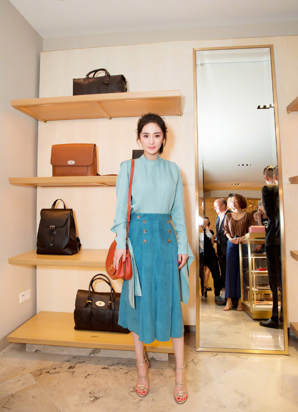 Ngơ ngẩn ngắm nhan sắc mặn mà, xuân sắc của amp;#34;gái một conamp;#34; Dương Mịch - 4