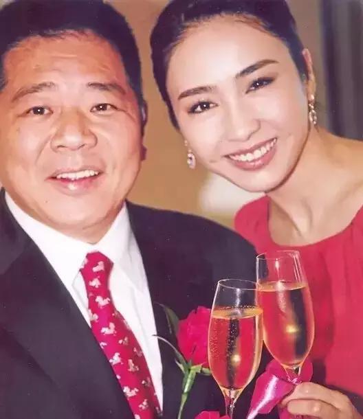 Ghen tị với cuộc sống giàu có, hạnh phúc của amp;#34;Triệu Mẫnamp;#34; Lê Tư và HH Lý Gia Hân - 5