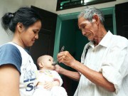 Tin tức - Chuyện tình cảm động "bác-cháu" của đôi vợ chồng lệch nhau 43 tuổi