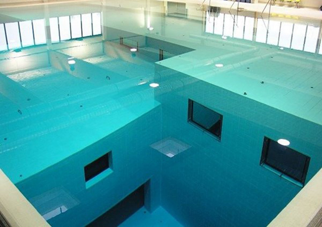 Hồ bơi Nemo 33, Bỉ

Sâu 33m, Nemo 33, tại thành phố Brussels, Bỉ, được thiết kế bởi ɫiến trúc sư mê lặn John Beernaerts, là bể bơi sâu nhất thế giới.
