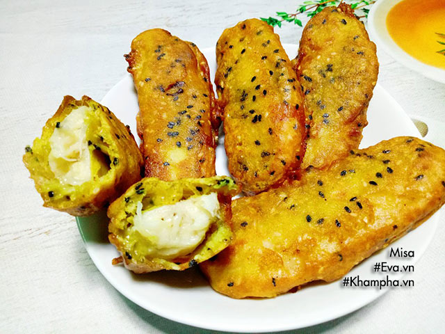 Làm bánh chuối chiên vừng kiểu này, đảm bảo hương bay thơm lừng khắp xóm