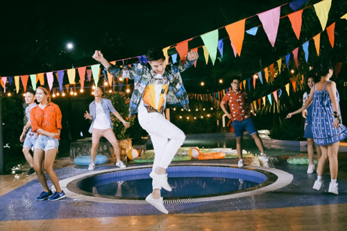 Châu Khải Phong sốc khi fan nhí cover hit hút view khủng - 15