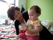 Eva tám - Khi mẹ chồng nàng dâu "thương nhau không nổi" chỉ vì khác biệt quan niệm chăm con