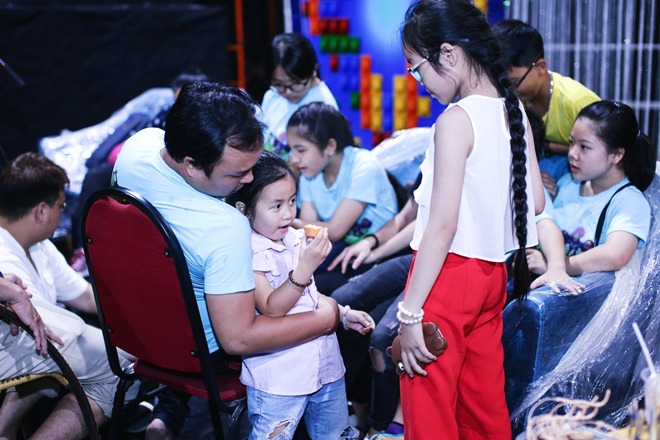 Ốc Thanh Vân, Đại Nghĩa trưng đầy lá lên người khi ngồi ghế giám khảo - 3