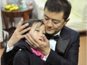 Làm mẹ - Cách ông bố đơn thân Lý Á Bằng chăm con khuyết tật khiến ai cũng xao lòng