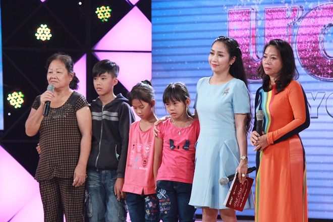Lời bộc bạch nhớ mẹ của 3 bé mồ côi khiến Trấn Thành - Cẩm Ly - Trịnh Thăng Bình quặn đau - 6