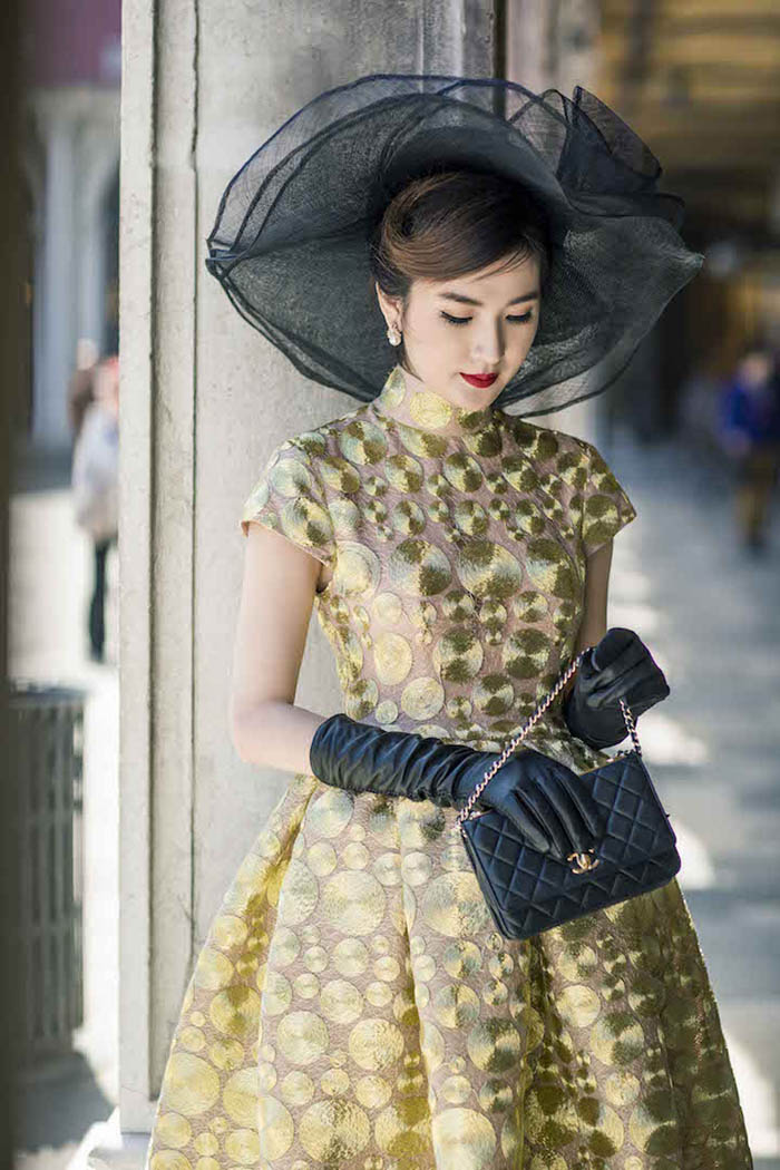 Ăn rất nhiều kem và pizza, Ngọc Loan The Face vẫn khoe vòng eo con kiến ở Ý - 10