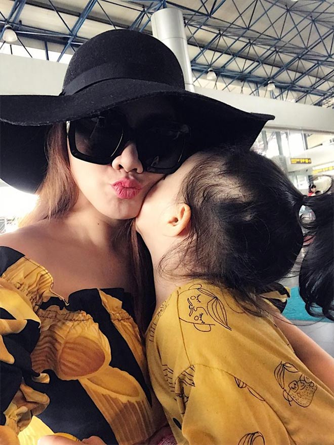 Sao Việt 24h qua: Mẹ con Trang Nhung amp;#34;gây thương nhớamp;#34; vì quá đáng yêu - 3