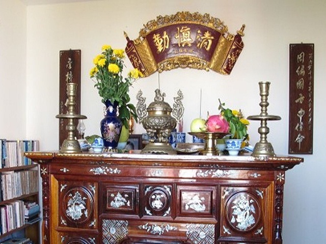 Những loại hoa tuyệt đối không được cúng trên bàn thờ