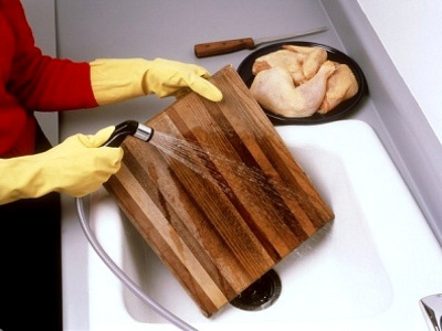 Cả nhà rước bệnh vì rửa thớt bằng nước xà phòng - 3