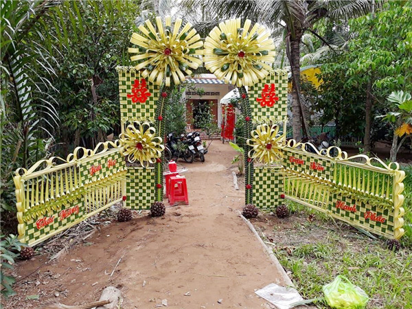 Cổng cưới lá dừa amp;#34;mộc nhưng chấtamp;#34;, hoành tráng không kém cổng hoa giả của đám cưới Việt - 6