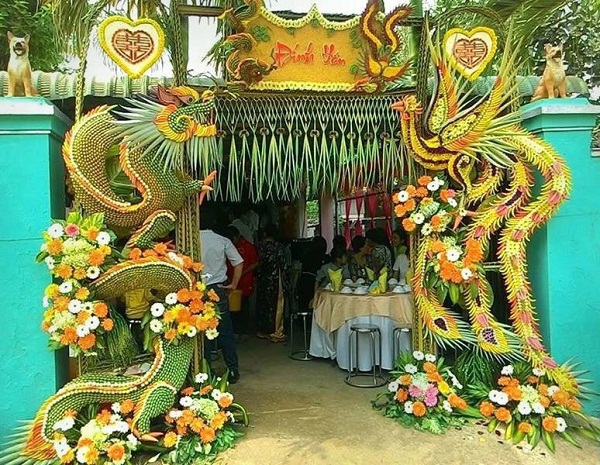 Cổng cưới lá dừa amp;#34;mộc nhưng chấtamp;#34;, hoành tráng không kém cổng hoa giả của đám cưới Việt - 9