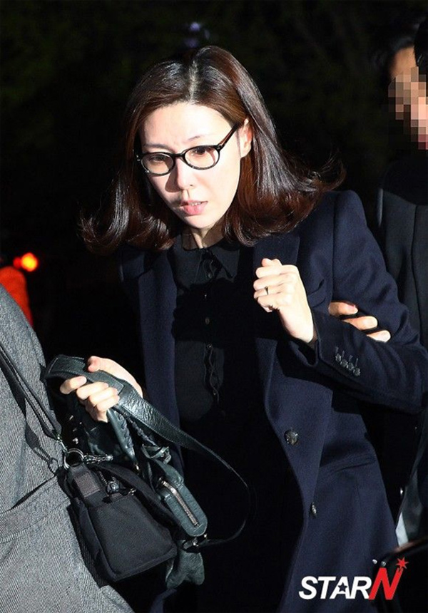 Hoa hậu, Á hậu Hàn hầu tòa: Kẻ vẫn tươi tỉnh, người phờ phạc vì lo lắng - 13