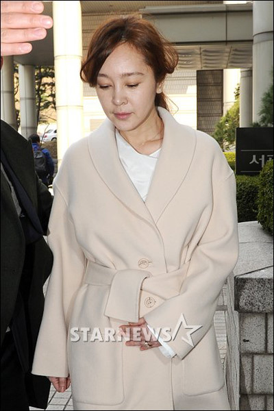 Hoa hậu, Á hậu Hàn hầu tòa: Kẻ vẫn tươi tỉnh, người phờ phạc vì lo lắng - 4