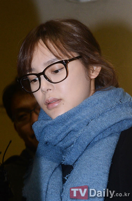 Hoa hậu, Á hậu Hàn hầu tòa: Kẻ vẫn tươi tỉnh, người phờ phạc vì lo lắng - 7