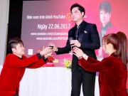 Làng sao - Lương Gia Huy quỳ gối, xin nhận "ông hoàng nhạc sến" Ngọc Sơn làm sư phụ