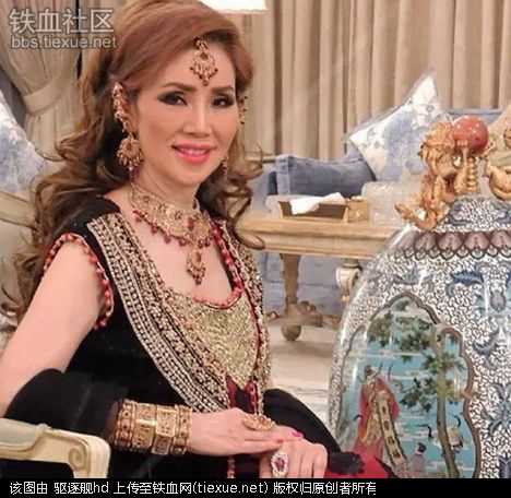 Cụ bà U60 được đại gia giàu nhất Dubai cưới làm vợ, mỗi tháng cho 7 tỷ tiêu vặt - 1