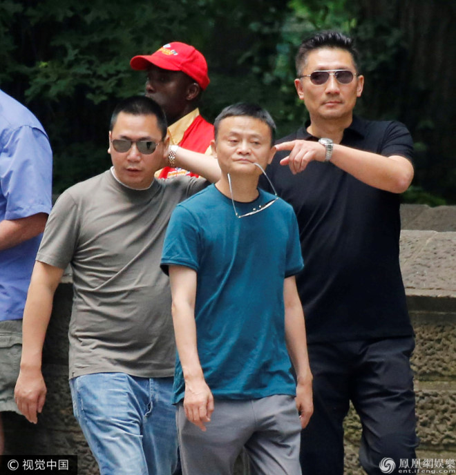 Vợ chồng Triệu Vy có mối quan hệ đặc biệt thân với tỷ phú Jack Ma - 1