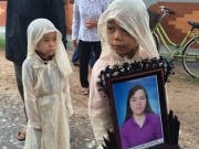 Tin tức - Ám ảnh màu trắng khăn tang của 3 bé thơ khi bố chết vì tai nạn, mẹ mất do bệnh ung thư