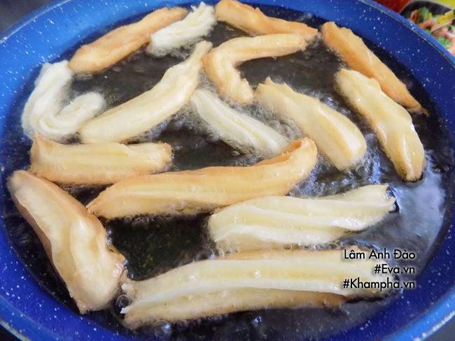 Bánh xoắn chiên giòn, trông cực ngon mà làm cực dễ - 5