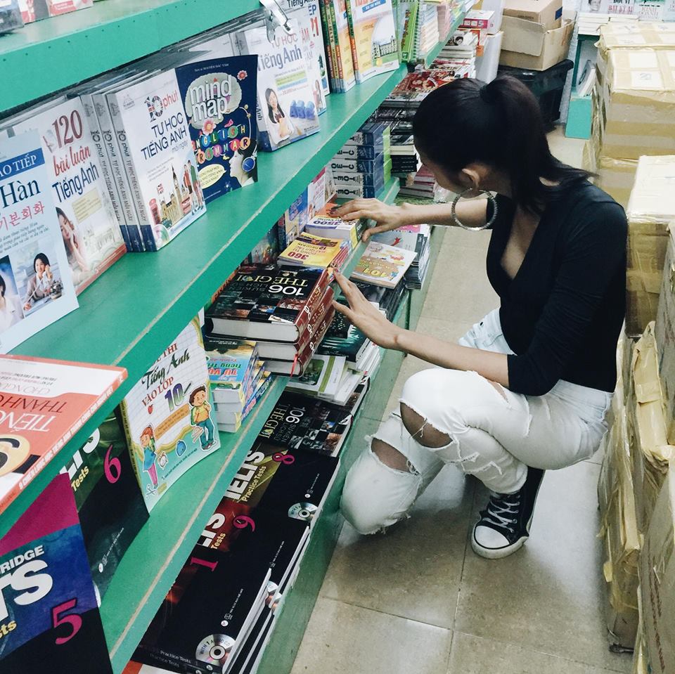 The Face Việt Nam: Sau amp;#34;tai nạnamp;#34; ăn chè quên xỉa răng, Hoàng Thùy lại được amp;#34;phong thánhamp;#34; - 1