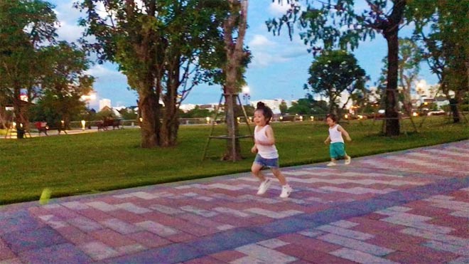 Sao Việt 24h qua: Lê Thúy được chồng xây nhà làm quà tặng - 15