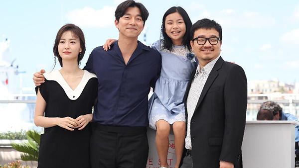 Bạn thân Song Hye Kyo thừa nhận amp;#34;yêu tinhamp;#34; Gong Yoo sẽ kết hôn với bạn gái tin đồn - 4