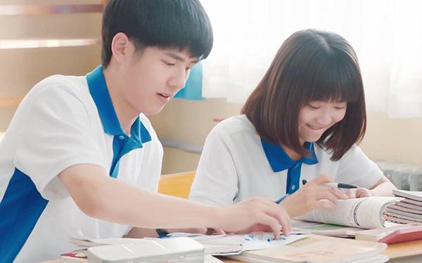 Dành 6 năm để yêu một người, đau khổ nhìn anh lên xe hoa cùng người khác - 1