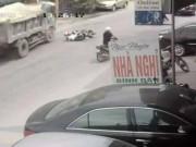 Tin trong nước - Chủ xe lên tiếng về cú bẻ lái cứu mạng 2 nữ sinh: "Tài xế xử lý quá kém"