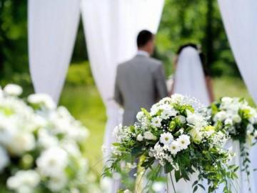 Dành 6 năm để yêu một người, đau khổ nhìn anh lên xe hoa cùng người khác